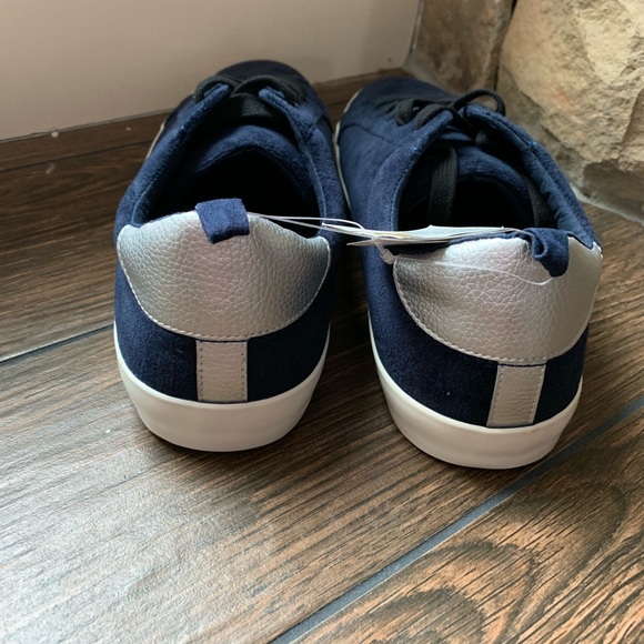 NWT Gap Navy Suede Sneakers Sz 10 - Picture 6 of 7